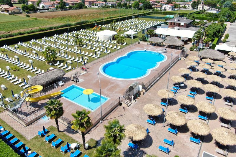 Piscina Oasi Club