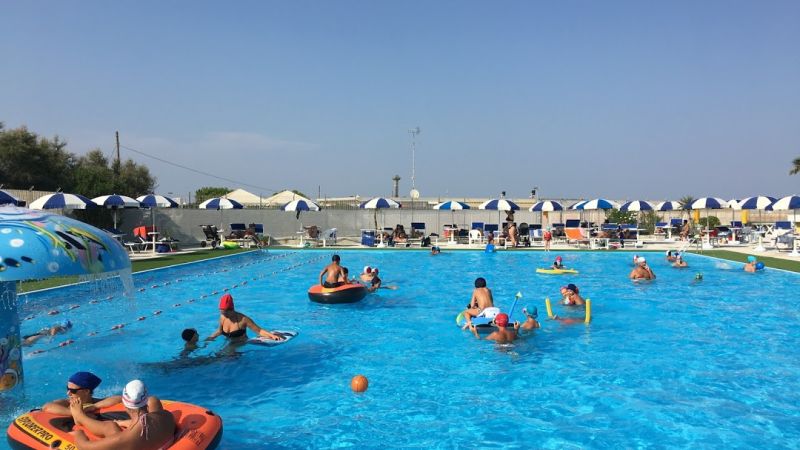 Aquarama Beach & Pool
