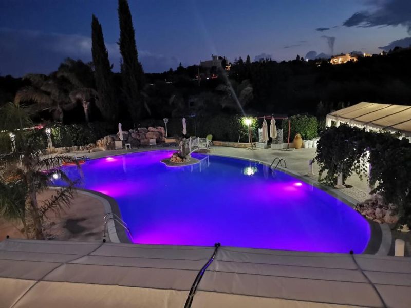 Piscina All'Ombra Del Carrubo